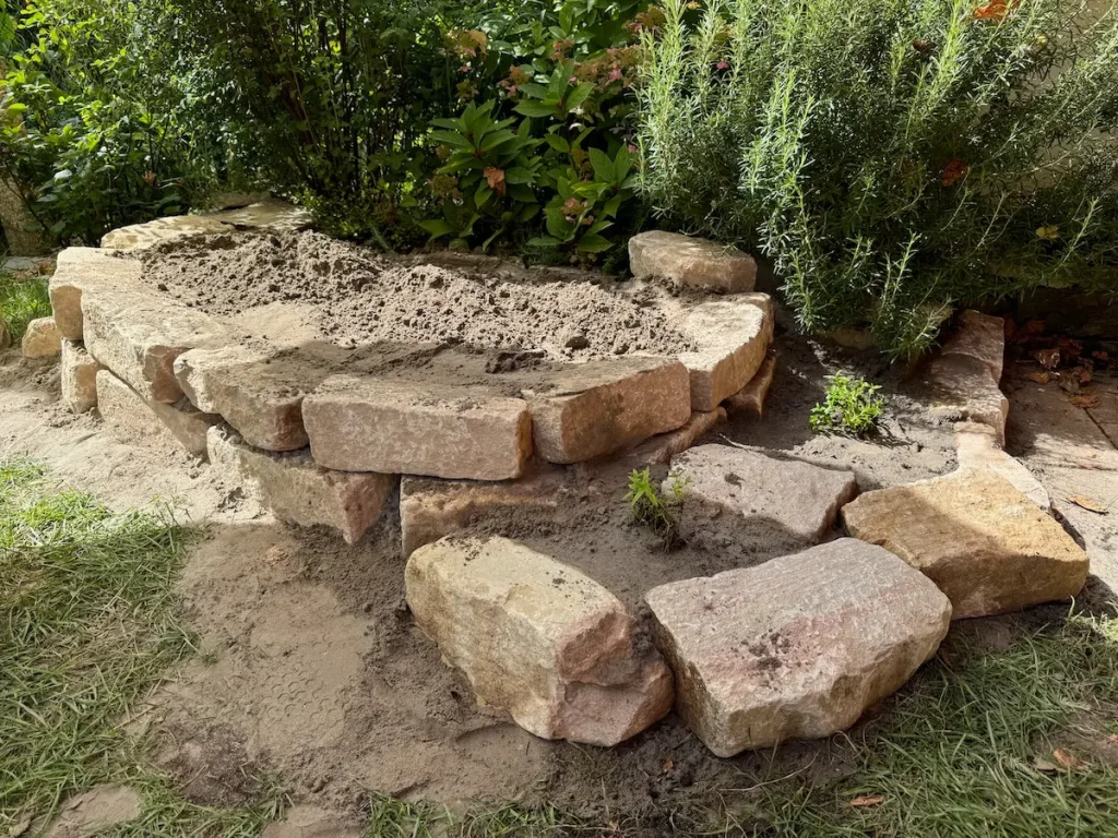 Sandarium mit Muschelkalk-Steinen